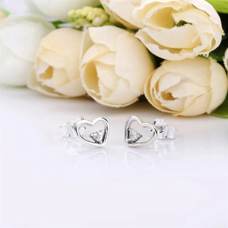 (Bild für) PANDORA Asymmetrische Hearts of Love Ohrringe, klare CZ - 297813CZ - Ansicht 3