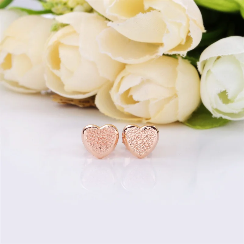 (Bild für) Matte Brilliance Hearts Ohrringe, Pandora Rose™ - 287928 - Ansicht 2