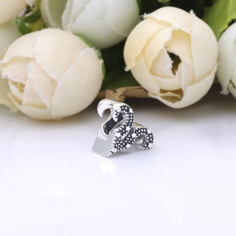 (Bild für) PANDORA Funkelnder Widder-Sternzeichen-Charm - 798416C01 - Ansicht 2
