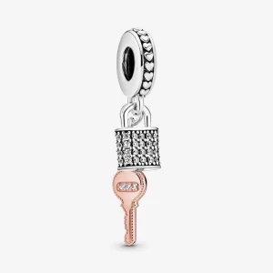 (Bild für) PANDORA Pavé-Anhänger mit Vorhängeschloss und Schlüssel - 788682C01