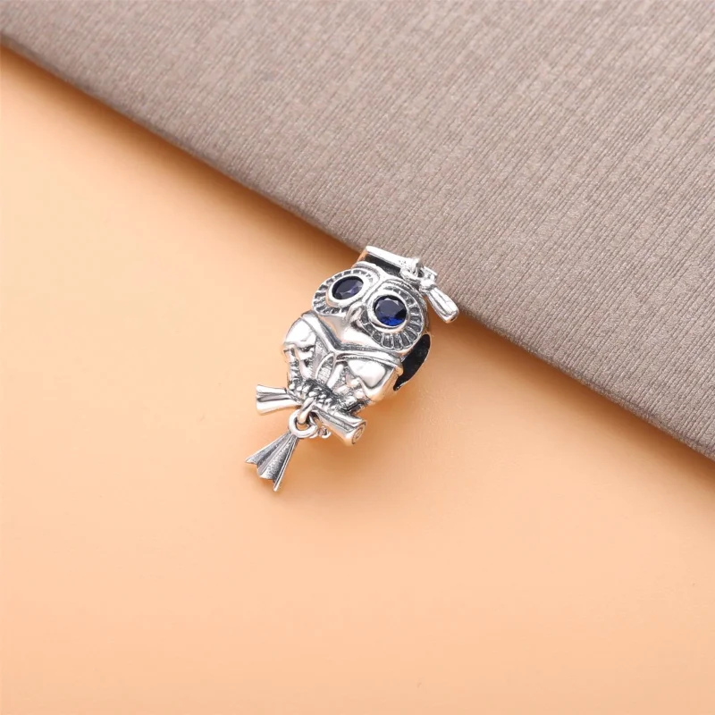 (Bild für) PANDORA Abschluss-Charm „Weise Eule“. - 798907C01 - Ansicht 2