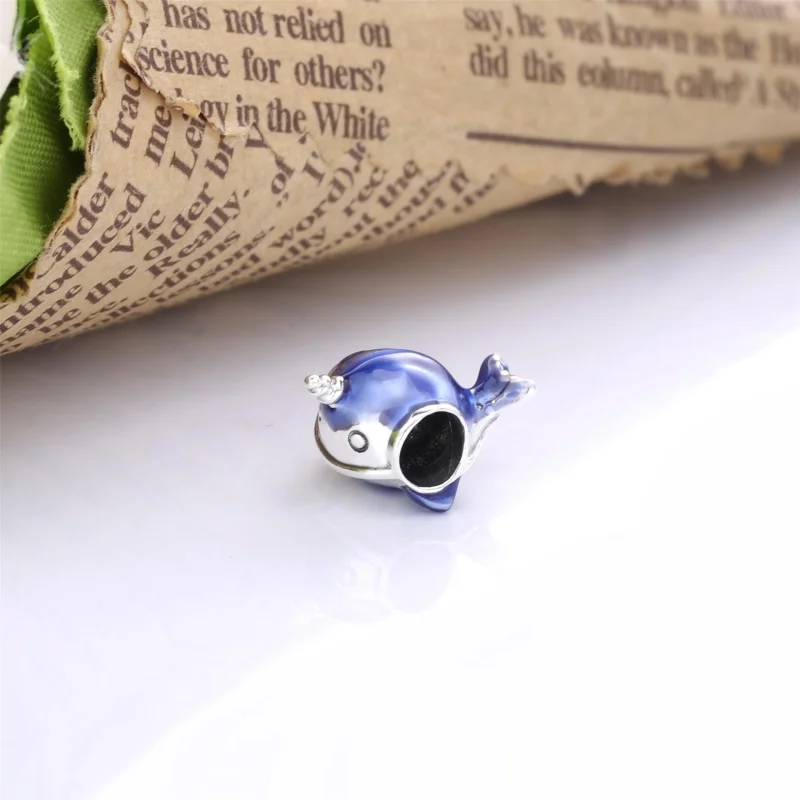 (Bild für) PANDORA Schimmernder Narwal-Charm - 798965C01 - Ansicht 4