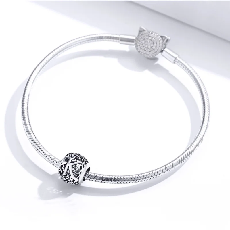 (Bild für) Charm mit durchbrochenem Blumen-Buchstabe K im Pandora-Stil - SCC1444-K - Ansicht 3