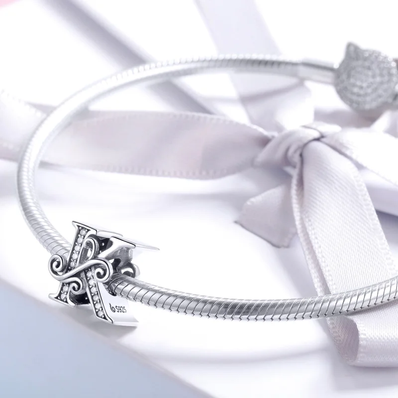 (Bild für) Charm mit funkelndem Pavé-Blumen-Buchstabe K im Pandora-Stil - BSC030-K - Ansicht 3