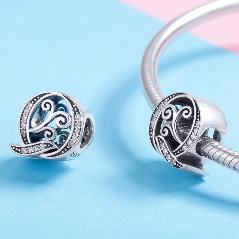 (Bild für) Funkelnder Pavé-Blumen-Buchstabe-Q-Charm im Pandora-Stil - BSC030-Q - Ansicht 4