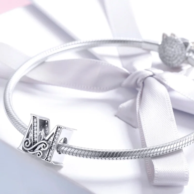 (Bild für) Funkelnder Pavé-Blumen-Charm „Buchstabe M“ im Pandora-Stil - BSC030-M - Ansicht 3