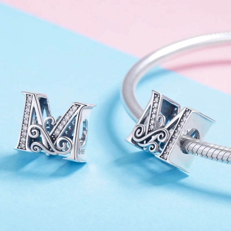 (Bild für) Funkelnder Pavé-Blumen-Charm „Buchstabe M“ im Pandora-Stil - BSC030-M - Ansicht 4