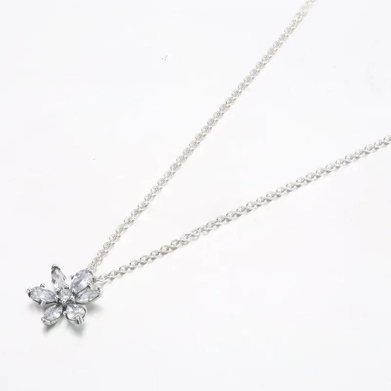 (Bild für) PANDORA Funkelnde Herbarium-Cluster-Anhänger-Halskette - 392387C01 - Ansicht 5