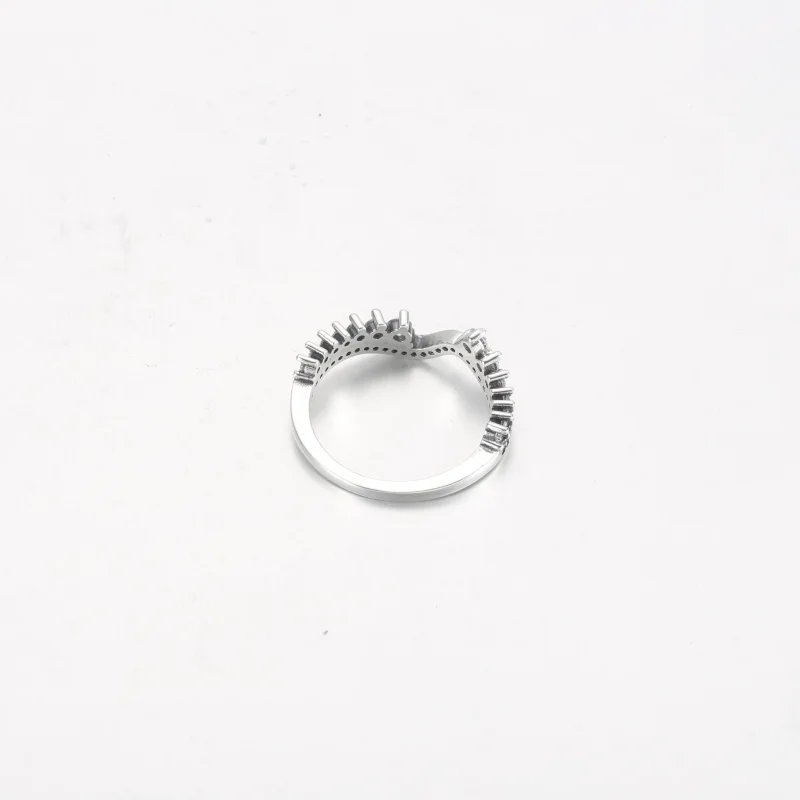 (Bild für) PANDORA Funkelnder asymmetrischer Wellenring - 192543C01 - Ansicht 11