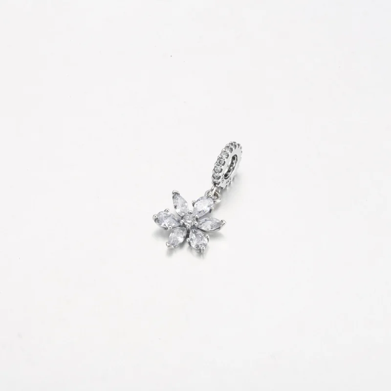 (Bild für) PANDORA Funkelnder Herbarium-Cluster-Anhänger - 792382C01 - Ansicht 8