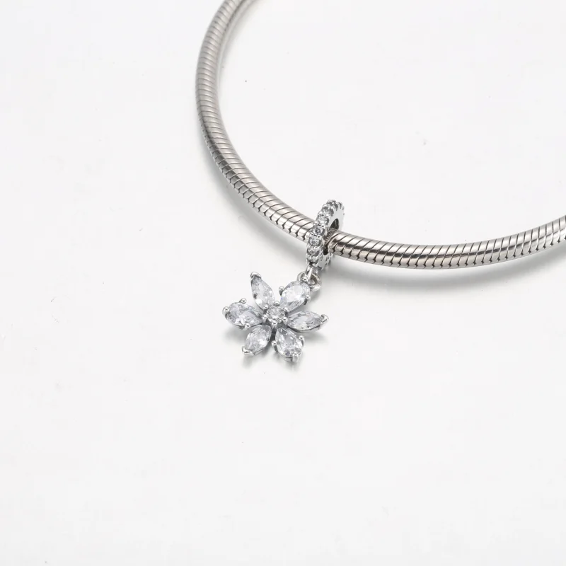 (Bild für) PANDORA Funkelnder Herbarium-Cluster-Anhänger - 792382C01 - Ansicht 10