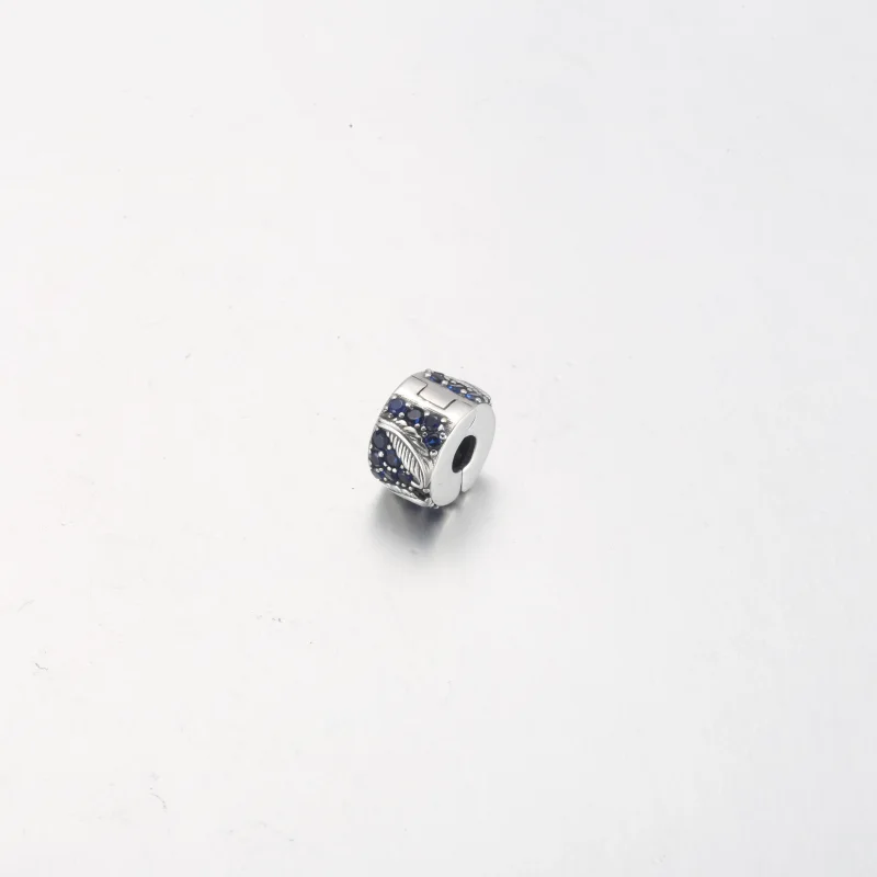 (Bild für) PANDORA gebogener Feder- und Pavé-Clip-Charm - 792552C01 - Ansicht 9
