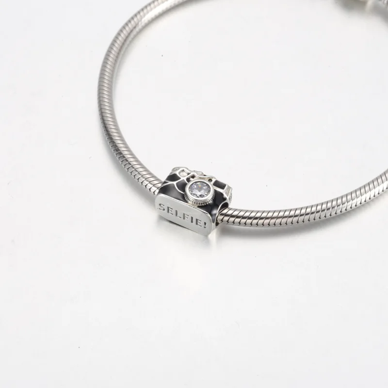 (Bild für) PANDORA Marvel Spider-Man-Kamera-Selfie-Charm - 792352C01 - Ansicht 8
