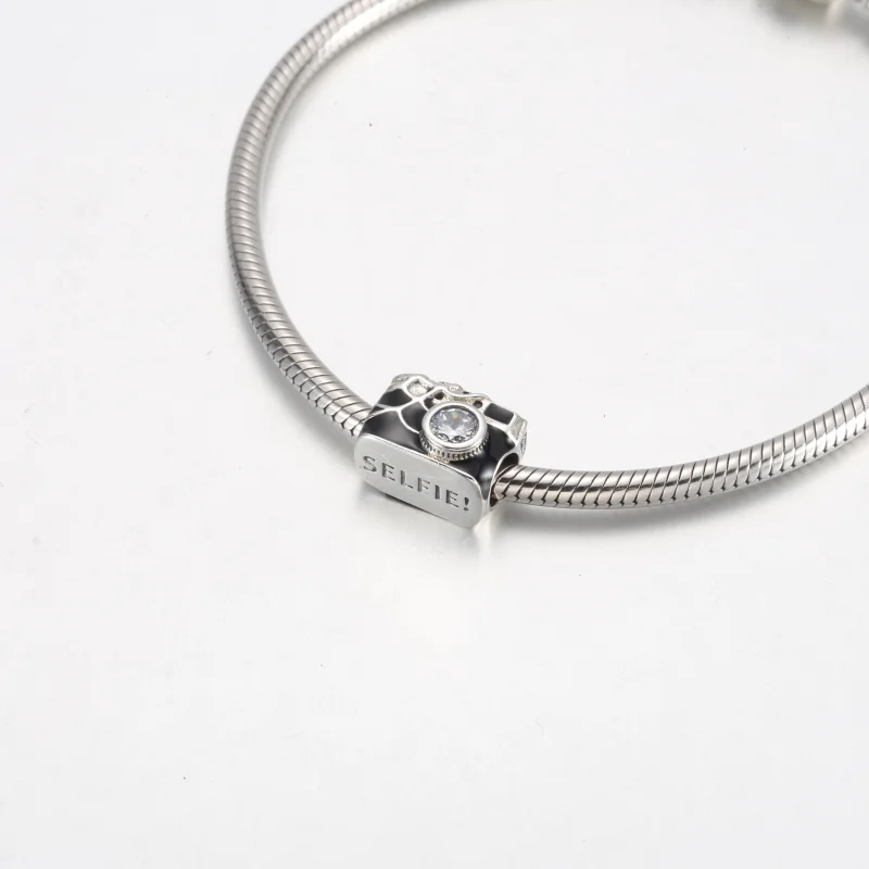 (Bild für) PANDORA Marvel Spider-Man-Kamera-Selfie-Charm - 792352C01 - Ansicht 12