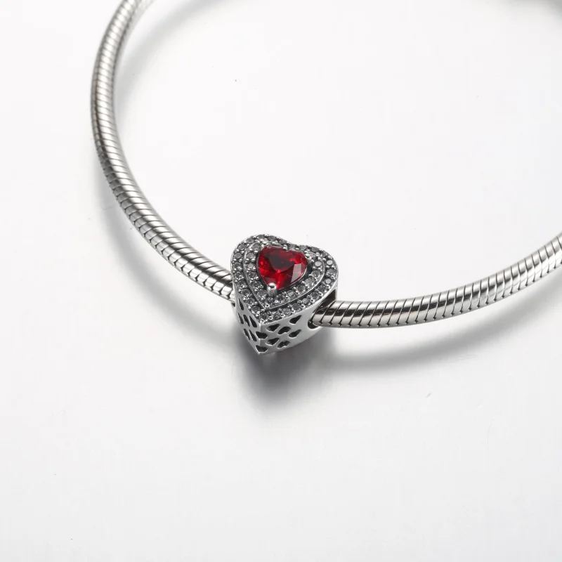 (Bild für) Pandora Funkelndes Geebnetes Herz Charm - 799218C02 - Ansicht 5