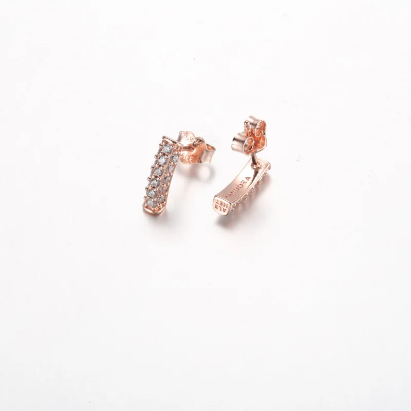 (Bild für) Pandora Timeless Pavé Einzelreihe Bar Stecker Ohrringe - 262626C01 - Ansicht 4