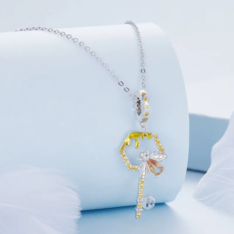 (Bild für) Pandora Style Hive Key Dangle - BSC822 - Ansicht 2