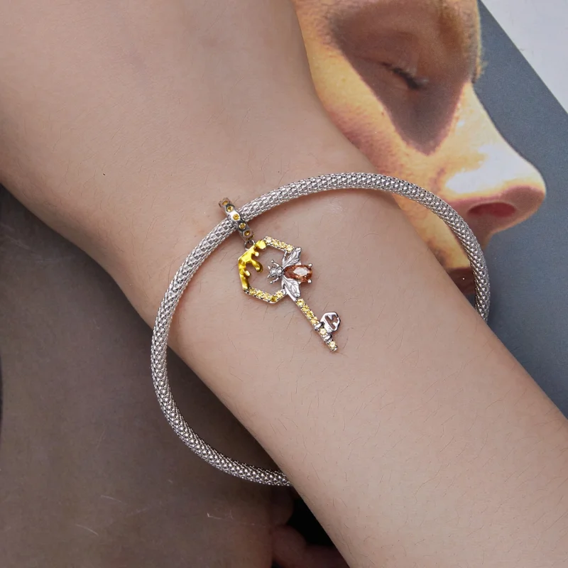 (Bild für) Pandora Style Hive Key Dangle - BSC822 - Ansicht 5