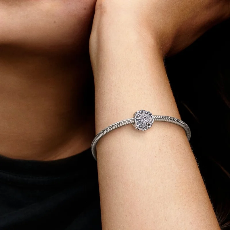 (Bild für) Pandora Celestial Schneeflocke Charm - 792360C00 - Ansicht 7