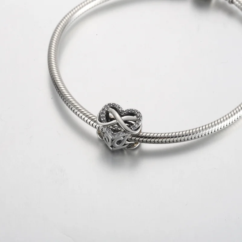 (Bild für) Pandora Family Infinity Rotes Herz Charm - 792246C01 - Ansicht 4