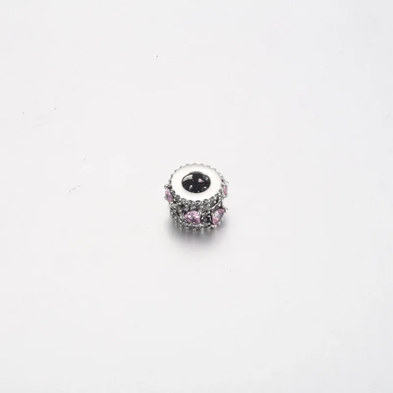 (Bild für) Pandora Funkelndes Dreifach-Halo-Herzen Charm - 791161C01 - Ansicht 4