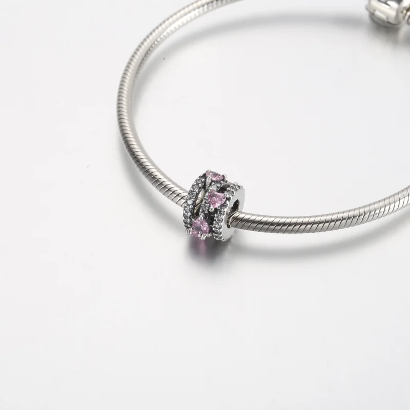 (Bild für) Pandora Funkelndes Dreifach-Halo-Herzen Charm - 791161C01 - Ansicht 5