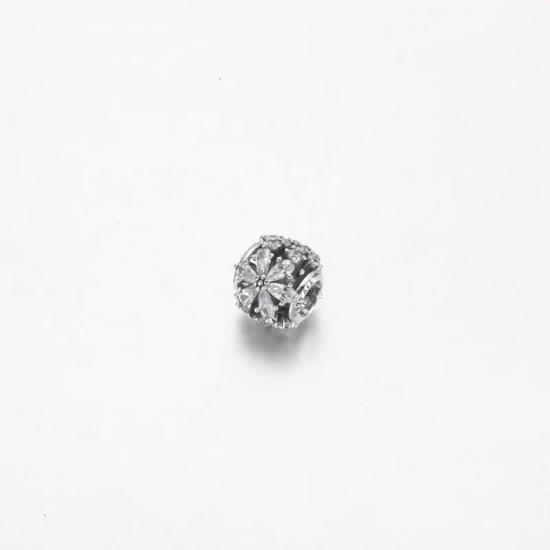 (Bild für) Pandora Funkelndes Herbarium-Cluster-Anhänger mit Runddesign - 792383C01 - Ansicht 2