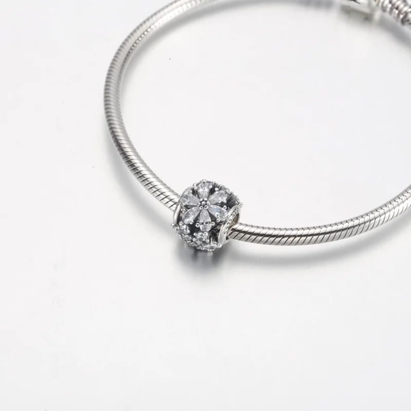 (Bild für) Pandora Funkelndes Herbarium-Cluster-Anhänger mit Runddesign - 792383C01 - Ansicht 5