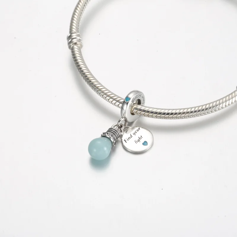 (Bild für) Pandora Glow-in-the-dark Lightbulb Double Dangle Charm - 791123C01 - Ansicht 4