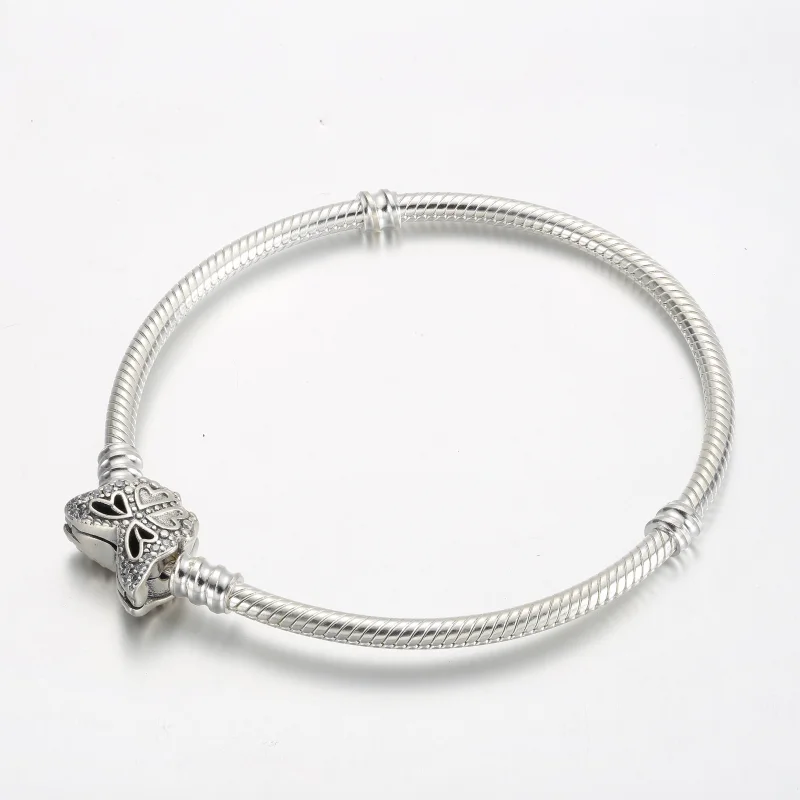 (Bild für) Pandora Moments Schmetterlingsverschluss-Schlangenketten-Armband - 590782C01 - Ansicht 3
