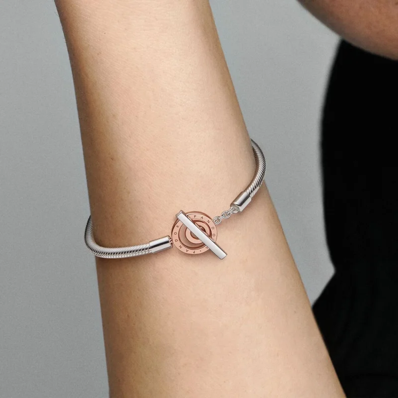 (Bild für) Pandora Moments Zweifarbiges Logo T-Bar Schlangenkettchen - 582309C00 - Ansicht 8