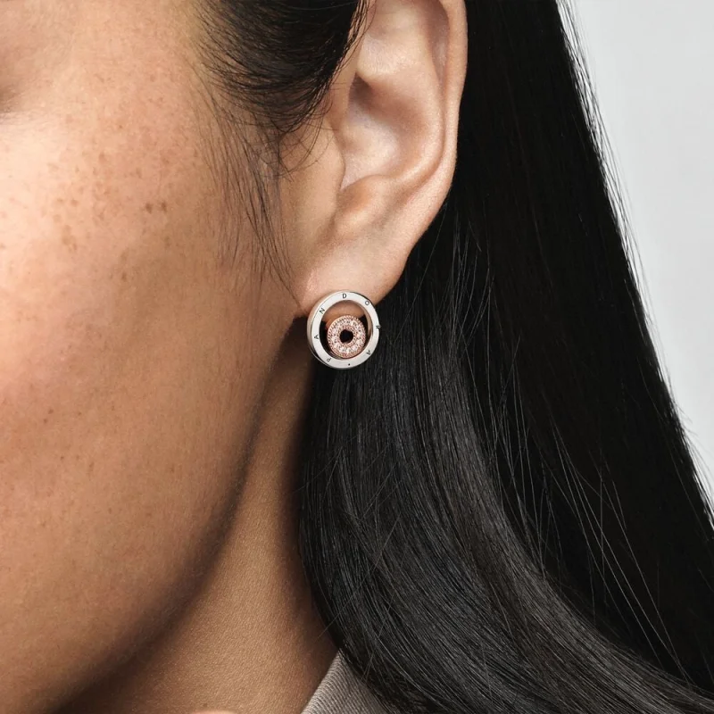 (Bild für) Pandora Signature Zweifarbige Logo-Kreise Stecker Ohrringe - 282314C01 - Ansicht 6