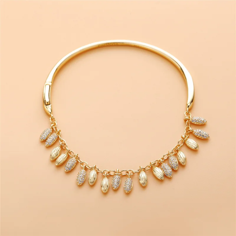 (Bild für) Limited Edition Floating Grains Armreif, PANDORA Shine™ und klare CZ - 567715CZ - Ansicht 2