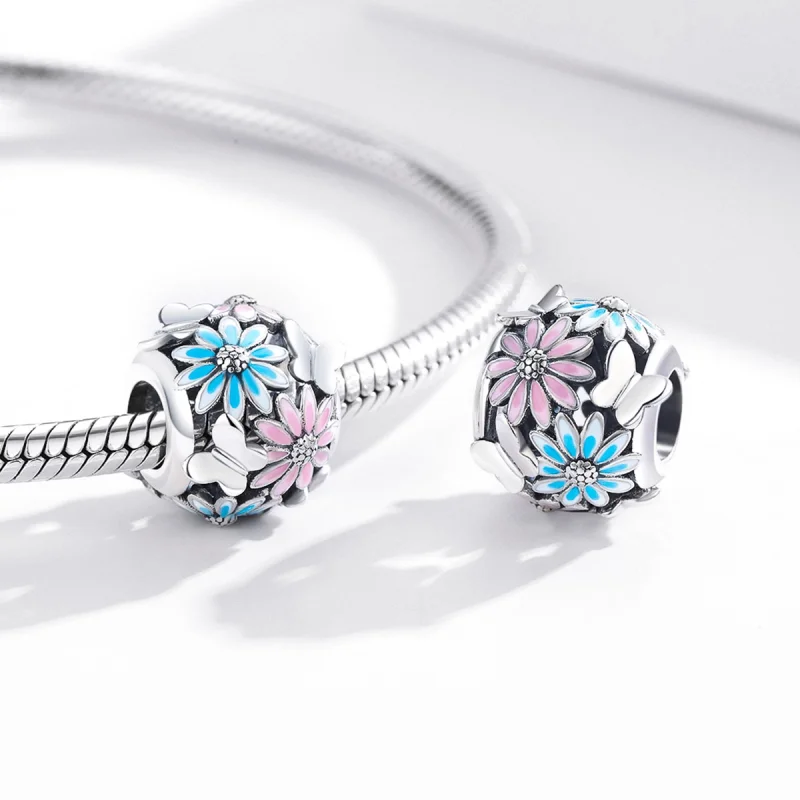 (Bild für) Silberner Charm mit hellen Gänseblümchen im Pandora-Stil - SCC1837 - Ansicht 4