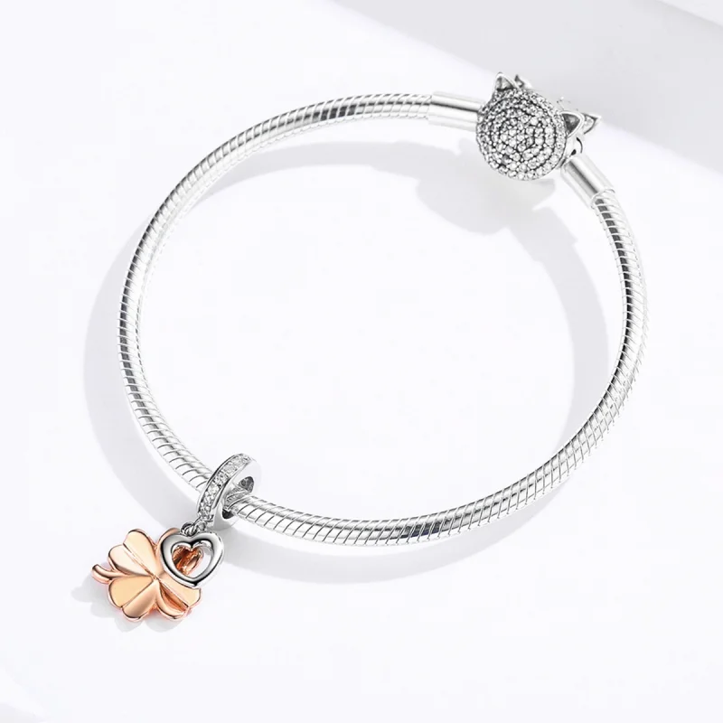 (Bild für) Vierblättriges Kleeblatt-Ohrhänger im Pandora-Stil aus Silber und Roségold - SCC - Ansicht 5