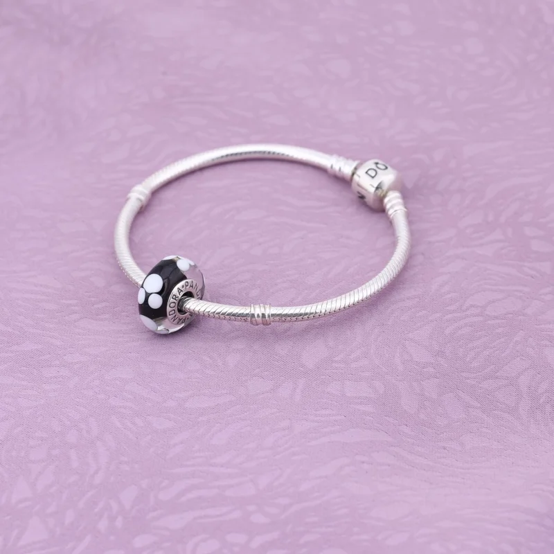 (Bild für) Disney, PANDORA Mickey Silberanhänger mit schwarzem und weißem Muranoglas - 7916 - Ansicht 2