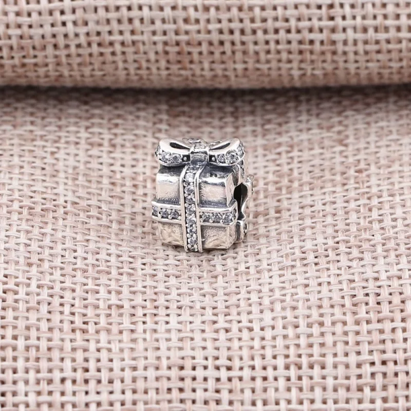 (Bild für) PANDORA All Wrapped Up, klarer Cz-Charm - 791766CZ - Ansicht 2