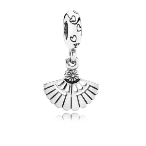 (Bild für) PANDORA Hearts Aflatter Dangle - 791110