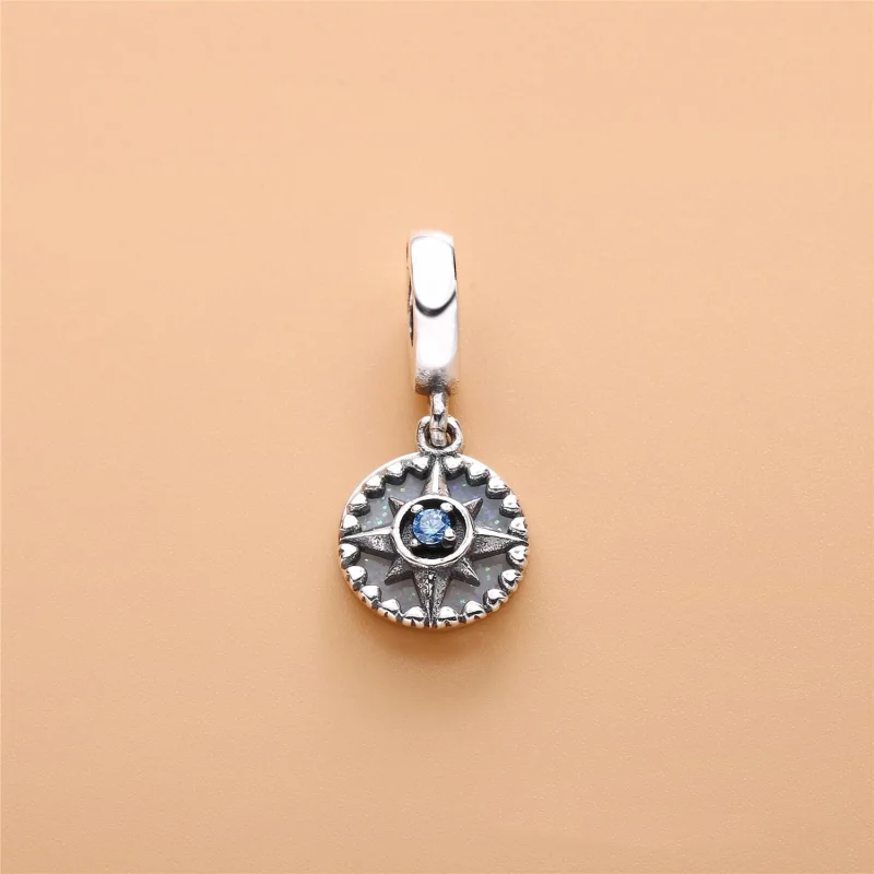(Bild für) PANDORA Kompass-Rose-Anhänger, silberne Emaille und cyanblauer Kristall - 797196 - Ansicht 2