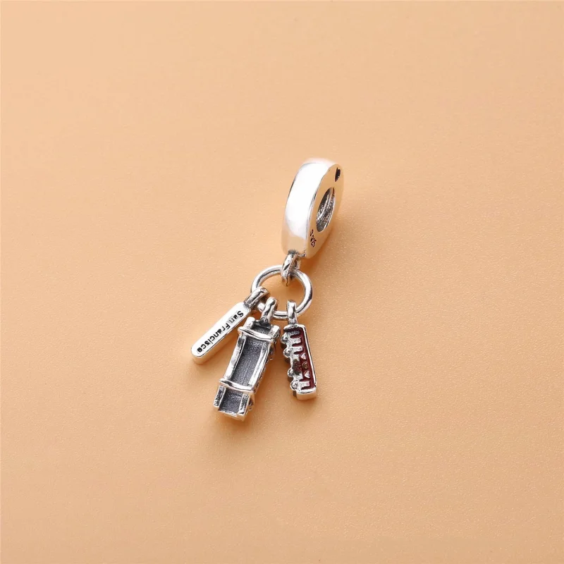 (Bild für) PANDORA San Francisco Highlights Dangle Charm, rote Emaille - 797218EN09 - Ansicht 2