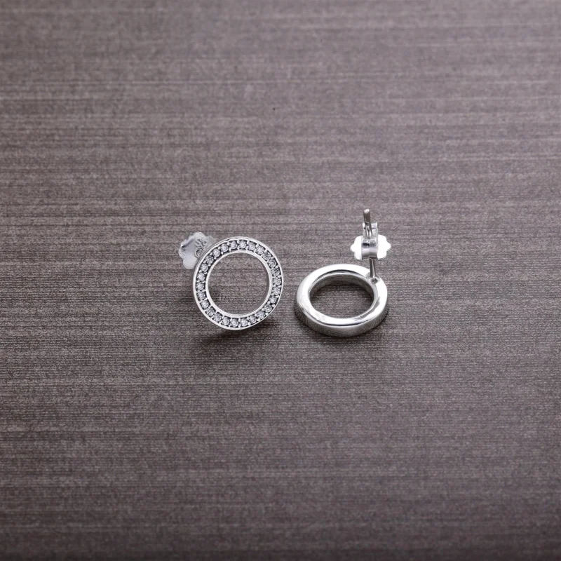 (Bild für) PANDORA Forever PANDORA mit klaren CZ-Ohrsteckern - 290585CZ - Ansicht 3