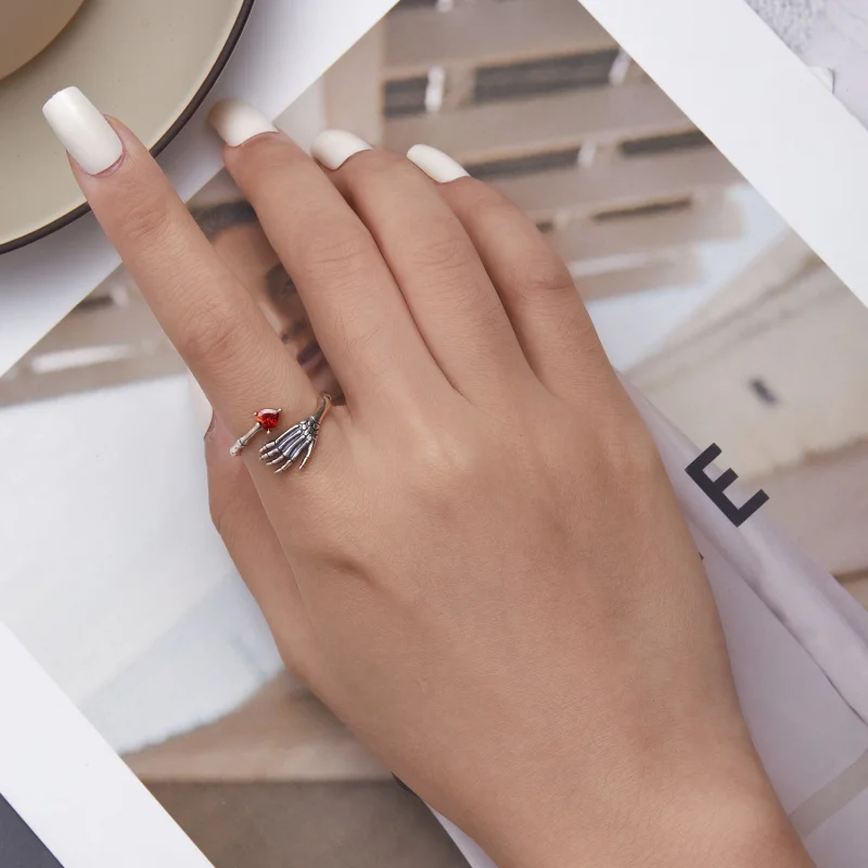 (Bild für) Offener Ring mit Totenkopf-Hand im Pandora-Stil - SCR876 - Ansicht 4