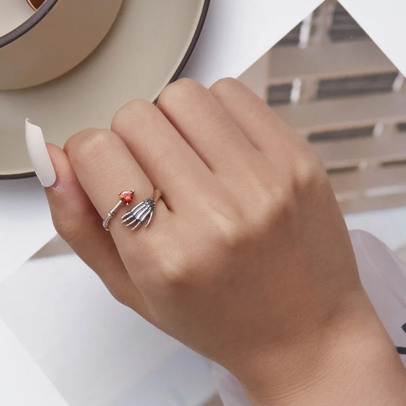 (Bild für) Offener Ring mit Totenkopf-Hand im Pandora-Stil - SCR876 - Ansicht 5