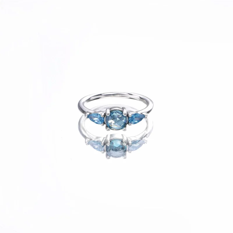 (Bild für) PANDORA Patterns of Frost mit mondscheinblauem, himmelblauem Kristallring - 1910 - Ansicht 2
