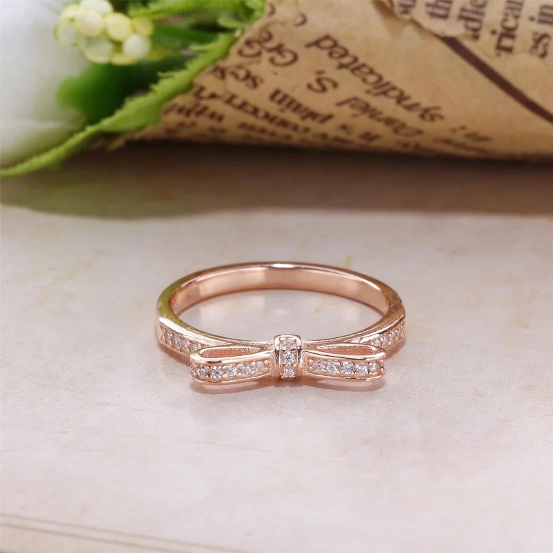 (Bild für) PANDORA Rose™ Funkelnde Schleife mit klarem CZ-Ring - 180906CZ - Ansicht 2