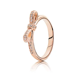 (Bild für) PANDORA Rose™ Funkelnde Schleife mit klarem CZ-Ring - 180906CZ