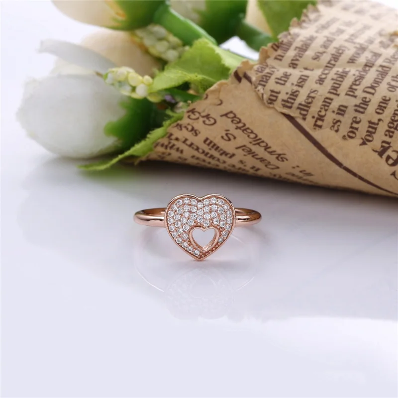 (Bild für) PANDORA Rose™ Ring mit schimmerndem Puzzle-Herzrahmen mit klarem CZ - 186550CZ - Ansicht 2