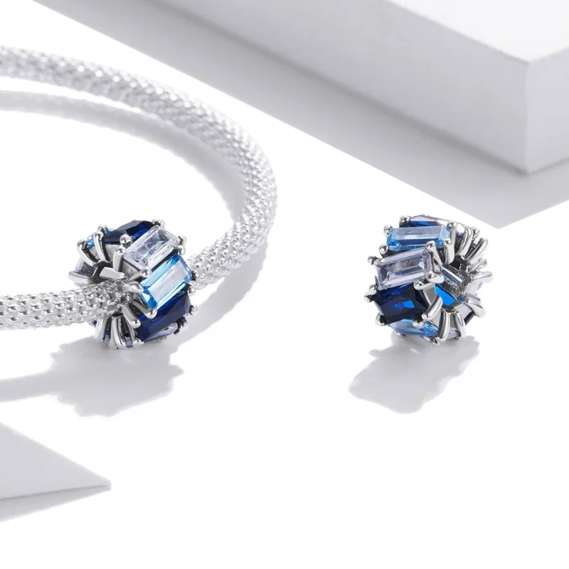 (Bild für) Silberner blauer quadratischer Spacer-Charm im Pandora-Stil - SCC1806 - Ansicht 4