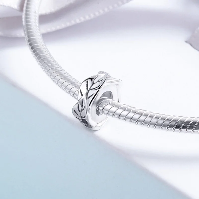 (Bild für) Silberner Spacer-Charm mit weißen Blättern im Pandora-Stil - SCC597 - Ansicht 4