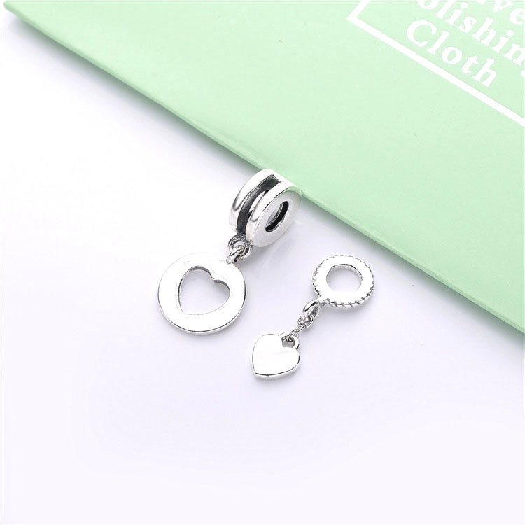 (Bild für) PANDORA „Hold Your Heart“-Charm mit geteiltem Anhänger - 798115 - Ansicht 4